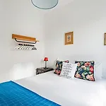 Monica's Place: A Friends' Inspired Lägenhet