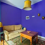 Monica's Place: A Friends' Inspired Lägenhet Lisboa