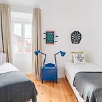 아파트 Monica's Place: A Friends' Inspired *