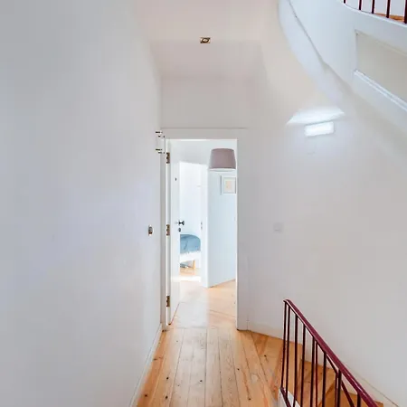 Monica's Place: A Friends' Inspired * Lisboa