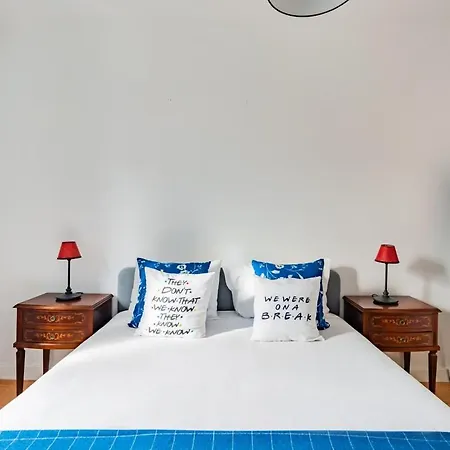 Monica's Place: A Friends' Inspired * Lizbona