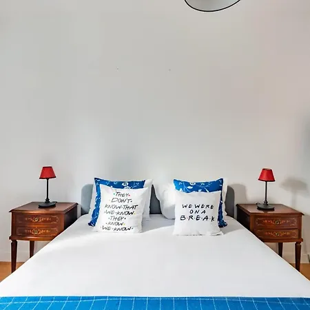 Monica's Place: A Friends' Inspired * リスボン