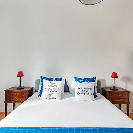 Monica's Place: A Friends' Inspired Апартаменты Лиссабон