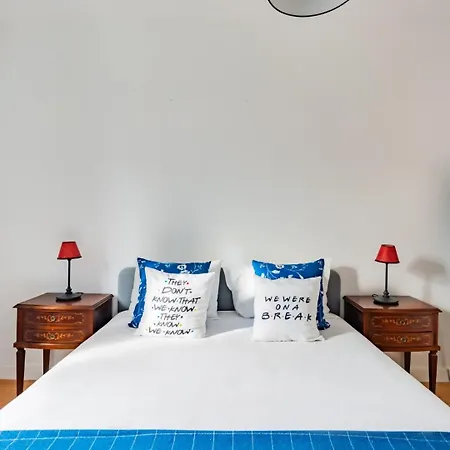 Monica's Place: A Friends' Inspired Apartamento Lisboa