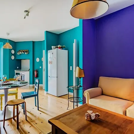 Apartment Monica's Place: A Friends' Inspired Lissabon